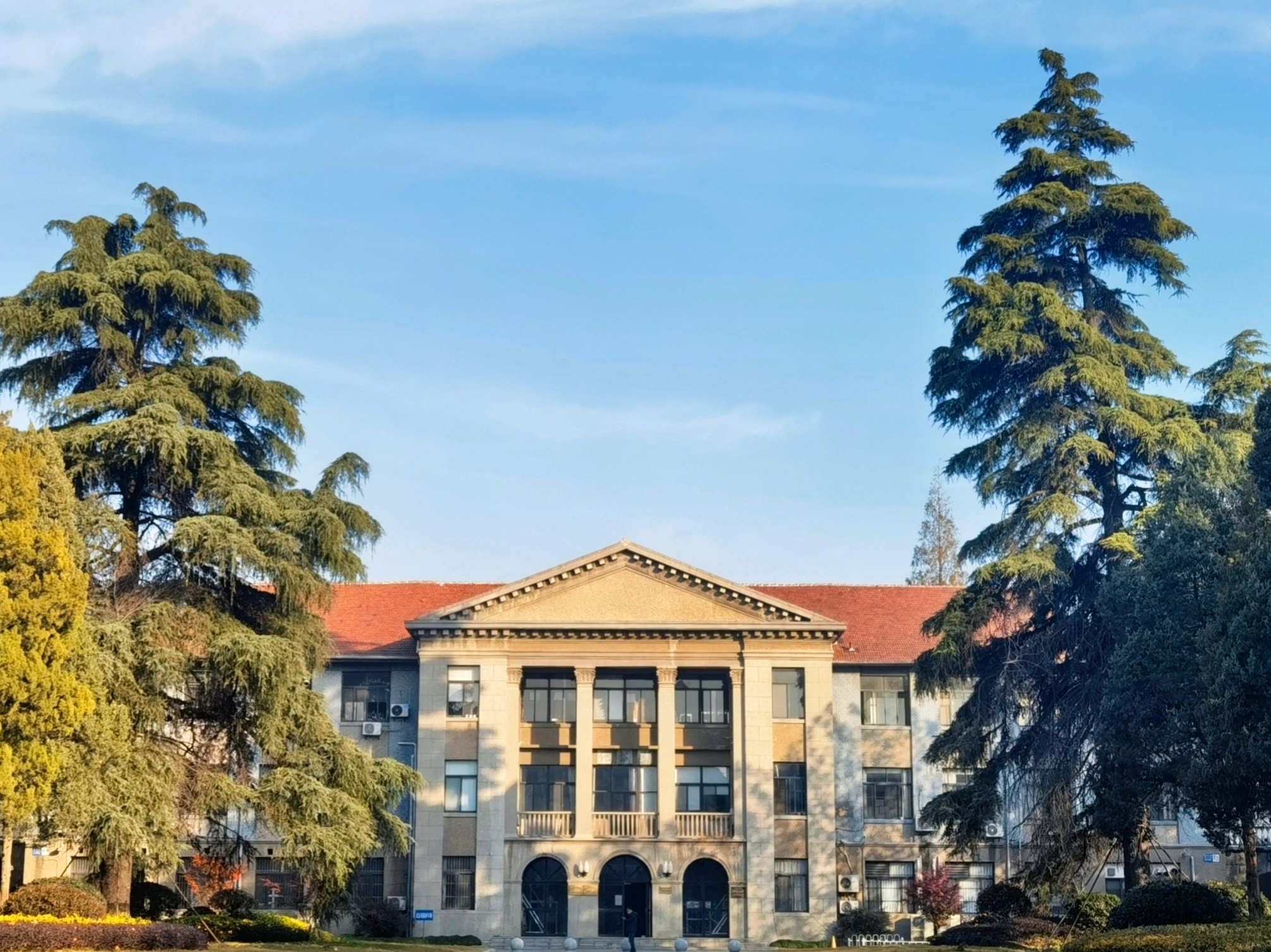 扬州大学