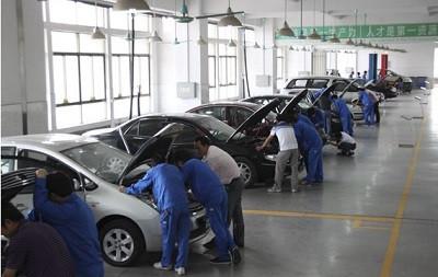 初中生上什么技校好，读技校学什么专业好？