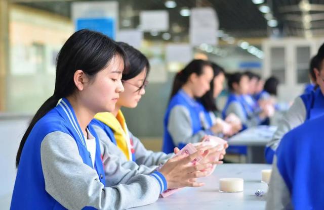 公办职高和民办职高有什么不同？怎么选择呢？