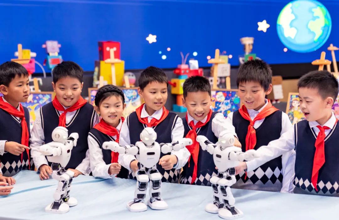 专家：中小学人工智能教育如何落地生根？